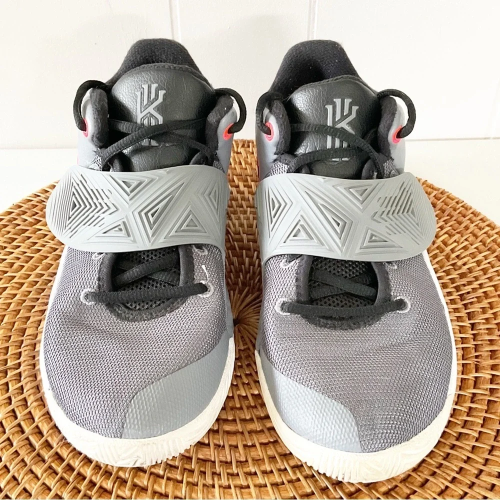 Kyrie Irving 11.23 Nike Basketball Shoes 7Y
